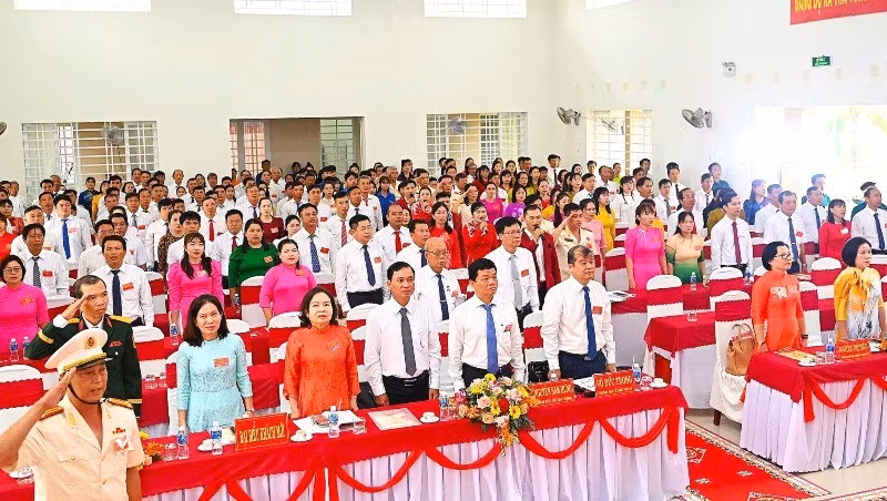 Tây Ninh đang xây dựng đội ngũ cán bộ có bản lĩnh chính trị, có đạo đức, có tư duy đổi mới, năng lực quản trị hiện đại, dám nghĩ, dám làm, dám chịu trách nhiệm vì lợi ích chung; có khả năng làm việc trong môi trường số