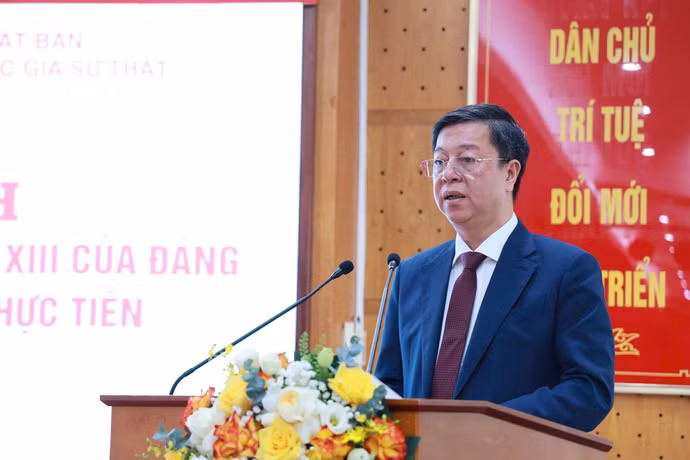 vna-potal-ra-mat-sach-nganh-tuyen-giao-va-dan-van-buoc-chuyen-tu-tu-duy-ly-luan-den-hanh-dong-thuc-tien-8534714.jpg