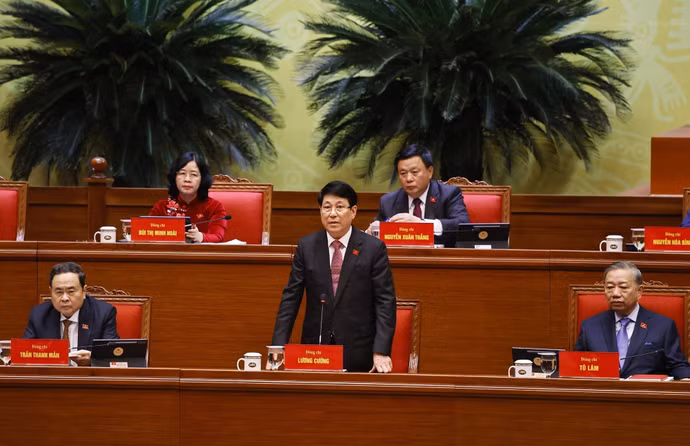vna-potal-dai-hoi-dang-xiv-phien-thao-luan-tai-hoi-truong-ve-cac-van-kien-dai-hoi-8542567.jpg