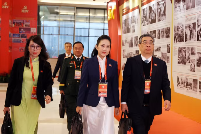 vna-potal-dai-hoi-dang-xiv-phien-thao-luan-tai-hoi-truong-ve-cac-van-kien-dai-hoi-8542548.jpg