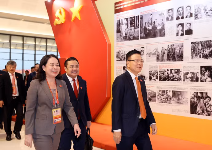 vna-potal-dai-hoi-dang-xiv-phien-thao-luan-tai-hoi-truong-ve-cac-van-kien-dai-hoi-8542539.jpg