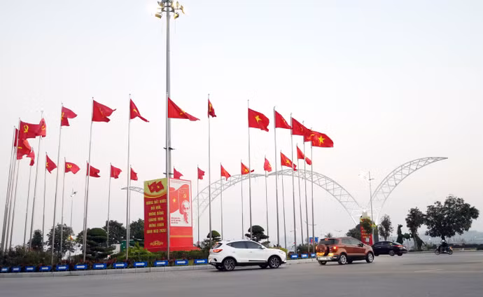 vna-potal-quang-ninh-ruc-ro-co-hoa-chao-mung-dai-hoi-xiv-cua-dang-8535822.jpg