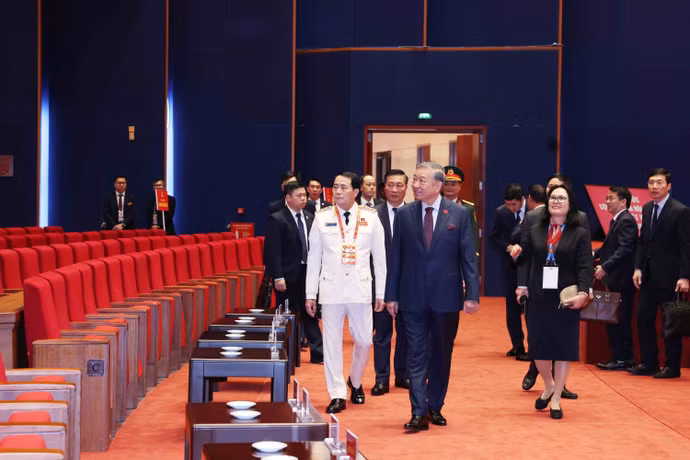 vna-potal-lanh-dao-dang-nha-nuoc-du-phien-hop-tru-bi-dai-hoi-xiv-cua-dang-8537685.jpg
