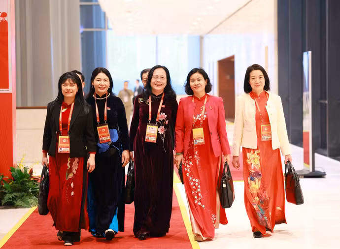 vna-potal-dai-bieu-toi-trung-tam-hoi-nghi-quoc-gia-du-phien-hop-tru-bi-dai-hoi-xiv-cua-dang-8537640.jpg
