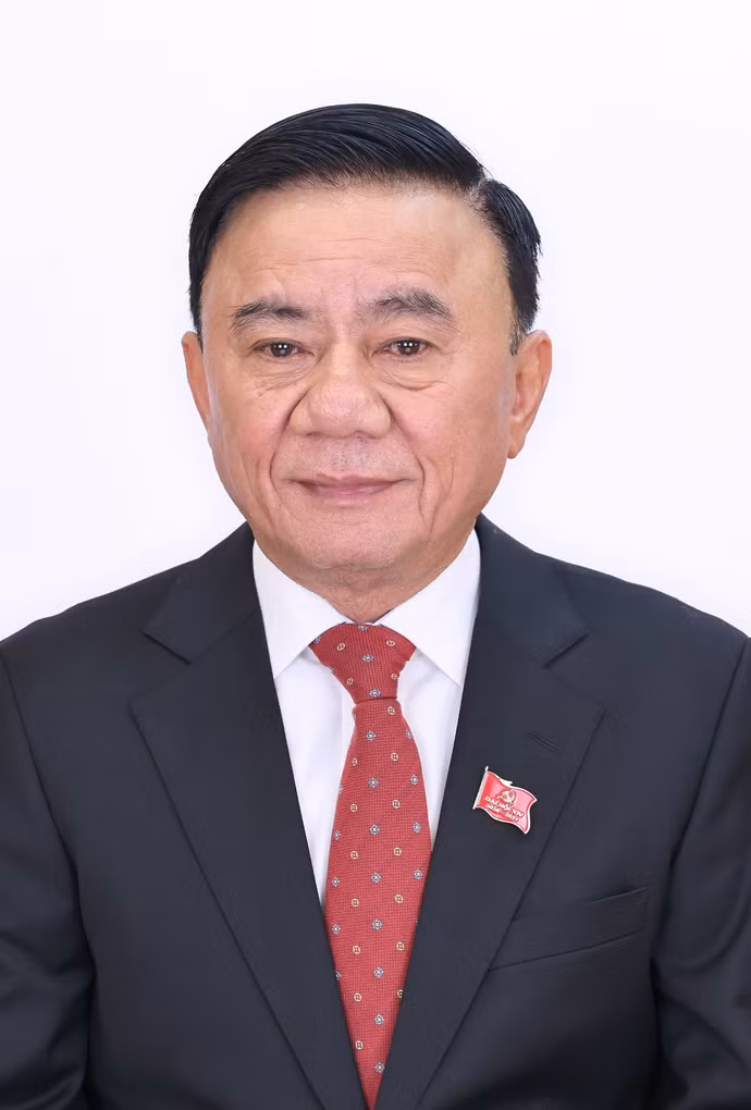 tran-cam-tu.jpg