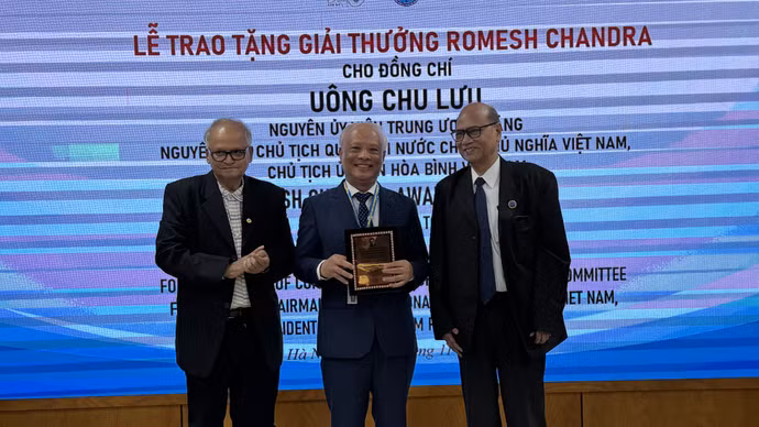 vna-potal-vinh-danh-nhung-con-nguoi-da-cong-hien-cho-su-nghiep-hoa-binh-va-doan-ket-quoc-te-8415986-2126.jpg