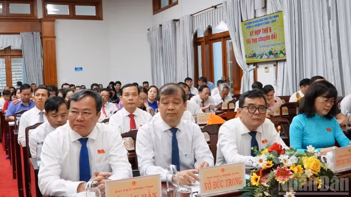 Đại biểu Hội đồng nhân dân tỉnh Tây Ninh dự kỳ họp.