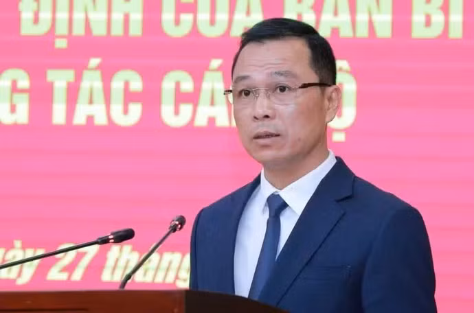 Đồng chí Tô Anh Dũng phát biểu nhận nhiệm vụ.