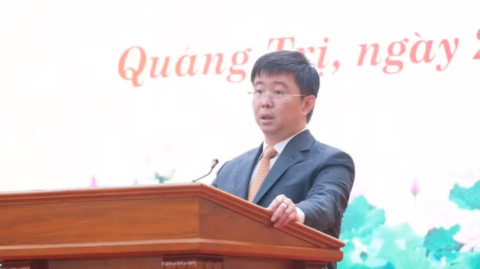 Phó Bí thư Tỉnh ủy, Chủ tịch Ủy ban nhân dân tỉnh Quảng Trị Bùi Hoàng Phương phát biểu nhận nhiệm vụ. (Ảnh: HG)