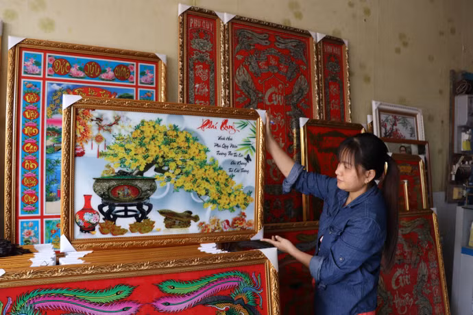 anh2-tranh-kieng-ba-ve-ngay-nay-da-sac-mau-kieu-dang-1.jpg