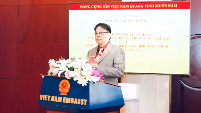 dang-vien-o-xa-to-quoc-a-phong-2.jpg