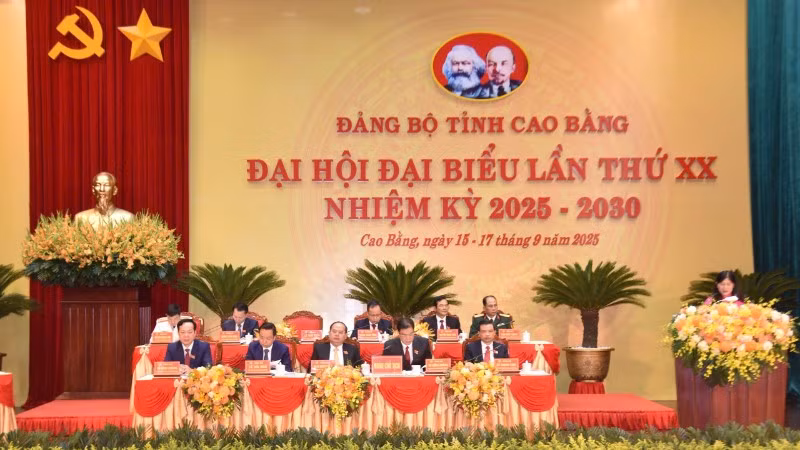 Đoàn chủ tịch Đại hội Đảng bộ tỉnh Cao Bằng lần thứ 20, nhiệm kỳ 2025-2030.