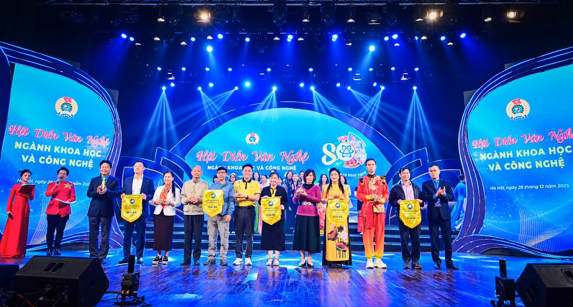 Tiết mục đơn ca của Công đoàn Báo Nhân Dân nhận giải ba tại Hội diễn Văn nghệ Công đoàn ngành Khoa học và Công nghệ Việt Nam.