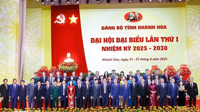chu-tich-quoc-hoi-dang-bo-tinh-khanh-hoa-16-9629.jpg