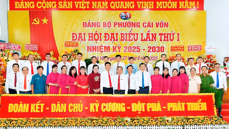 Ban chấp hành Đảng bộ phường Cái Vồn