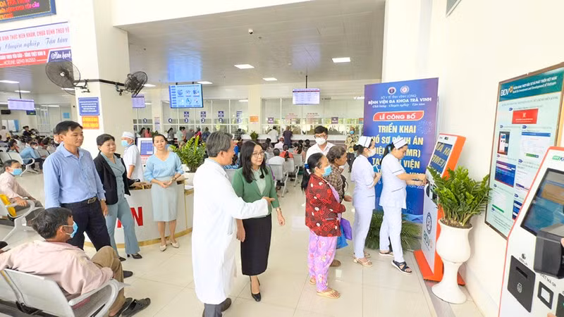 Bệnh viện đa khoa Trà Vinh thực hiện bệnh án điện tử.