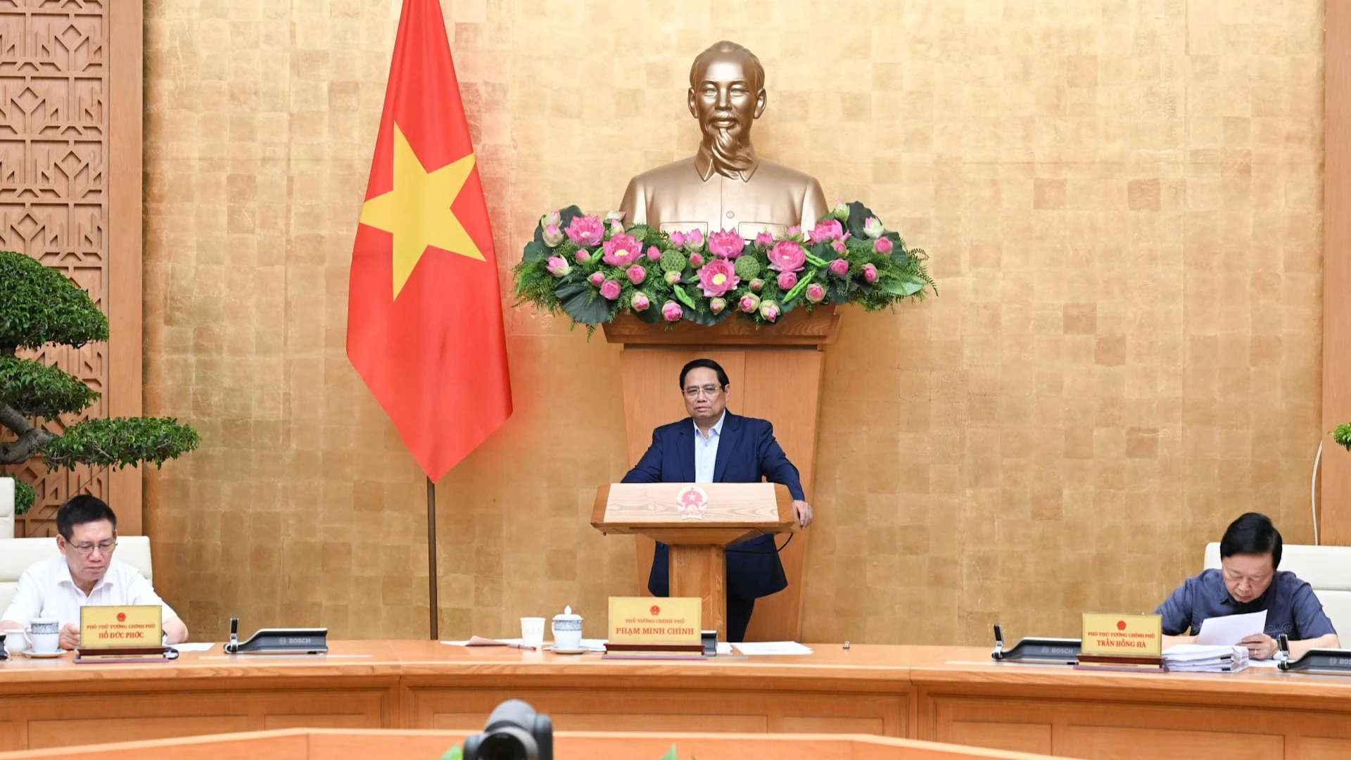 Thủ tướng Phạm Minh Chính dự và chủ trì cuộc họp.