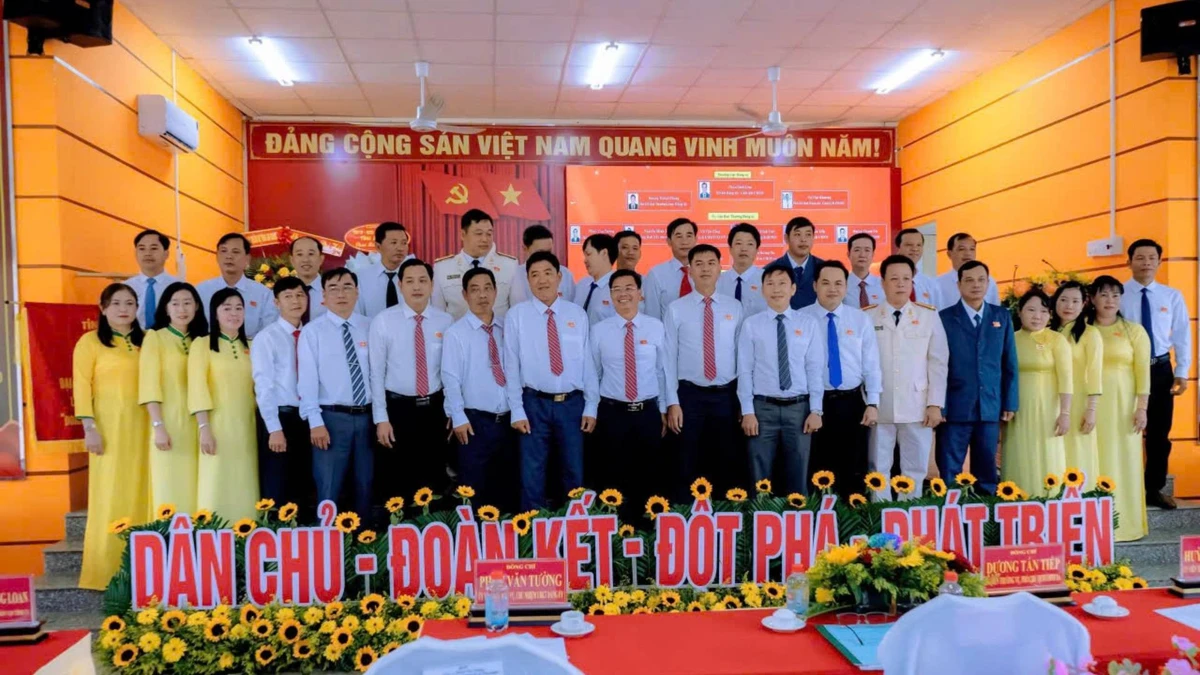 Xã biên giới Khánh Bình đồng lòng vượt khó