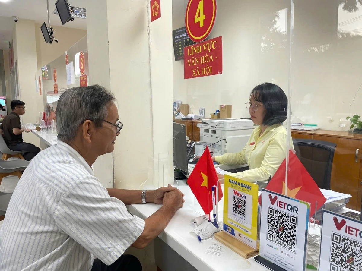 Trung tâm hành chính công của xã Nhà Bè giải là nơi tổ chức nhiều hoạt động kết nối giữa người dân, doanh nghiệp và chính quyền.