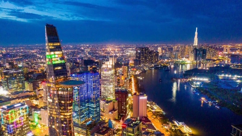 Thành phố Hồ Chí Minh về đêm.