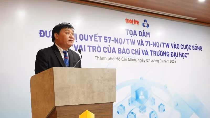 Nhà báo Lê Thế Chữ, Tổng biên tập Báo Tuổi trẻ.