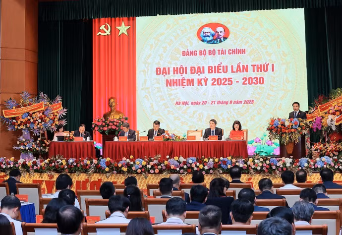 dai-hoi-dai-bieu-dang-bo-bo-tai-chinh-lan-thu-nhat-nhiem-ky-2025-2030-anh-pham-hau-ttxvn.jpg