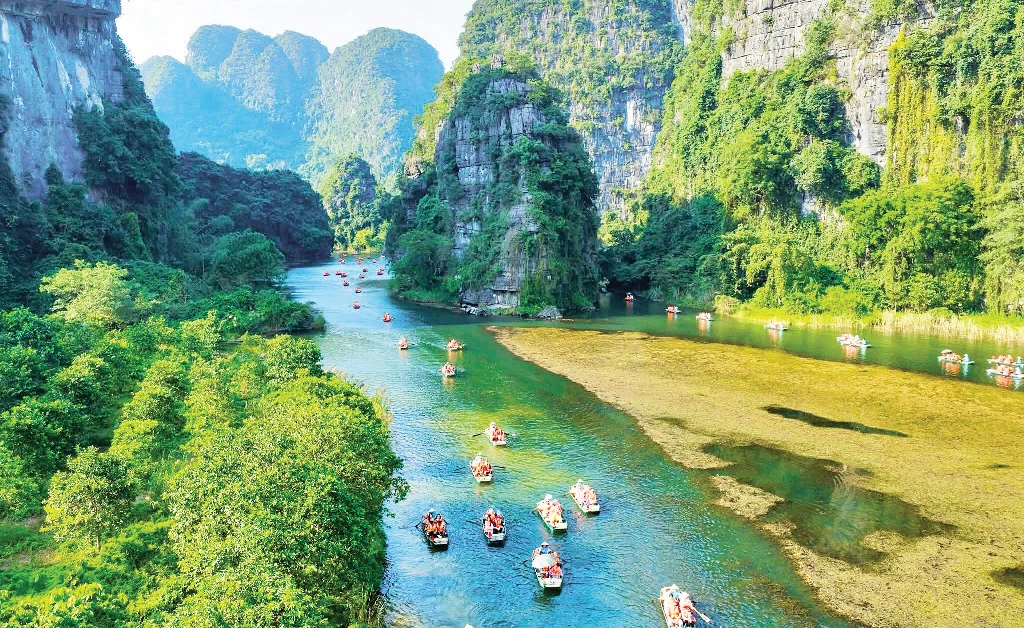 Tràng An - Di sản thế giới gắn bảo tồn với phát triển du lịch bền vững.