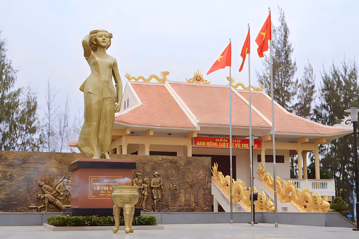 Đền thờ Nữ Anh hùng liệt sĩ Võ Thị Sáu tại xã Đất Đỏ 