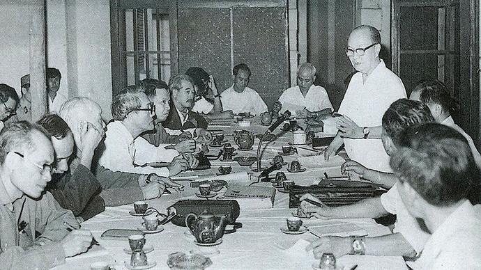 dong-chi-truong-chinh-tai-hoi-nghi-chi-dao-bien-soan-bo-sach-ho-chi-minh-toan-tap-anh-tu-lieu.jpg