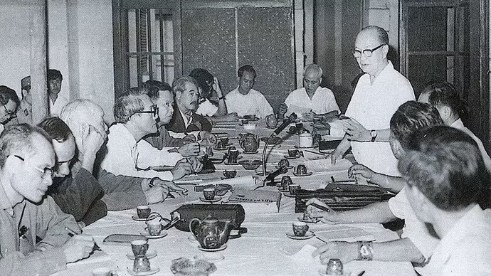 dong-chi-truong-chinh-tai-hoi-nghi-chi-dao-bien-soan-bo-sach-ho-chi-minh-toan-tap-anh-tu-lieu.jpg