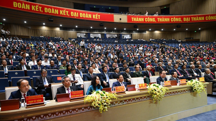 Các đồng chí lãnh đạo, các đại biểu tham dự Đại hội. (Ảnh: TRẦN HẢI)