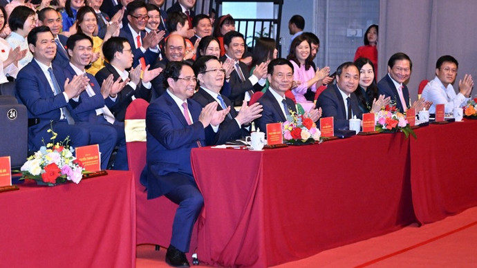 Thủ tướng Phạm Minh Chính và các đồng chí lãnh đạo, đại biểu dự Đại hội Đại biểu lần thứ XII Đảng bộ Đài Truyền hình Việt Nam nhiệm kỳ 2025-2030. (Ảnh: Trần Hải)