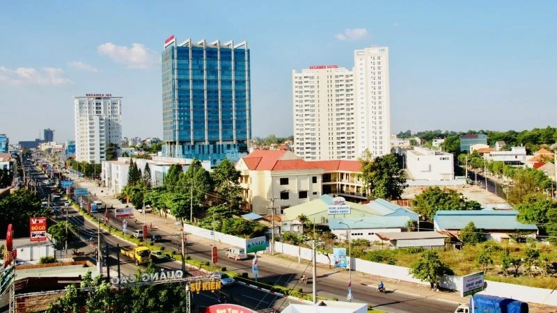 Một góc khu vực phát triển thương mại-dịch vụ ở phường Phú Lợi, Thành phố Hồ Chí Minh.