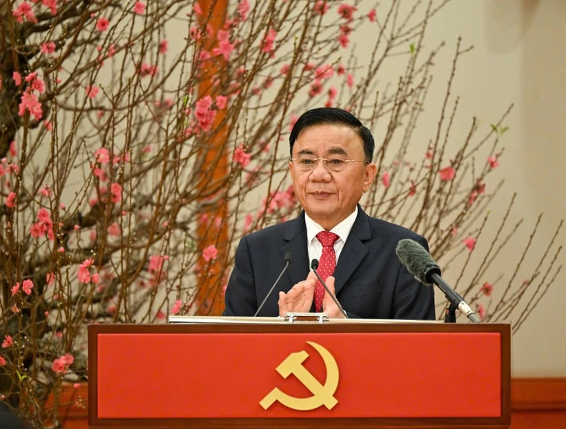 Thường trực Ban Bí thư Trần Cẩm Tú ký ban hành Quy định số 06-QĐ/TW . (Ảnh: DUY LINH)