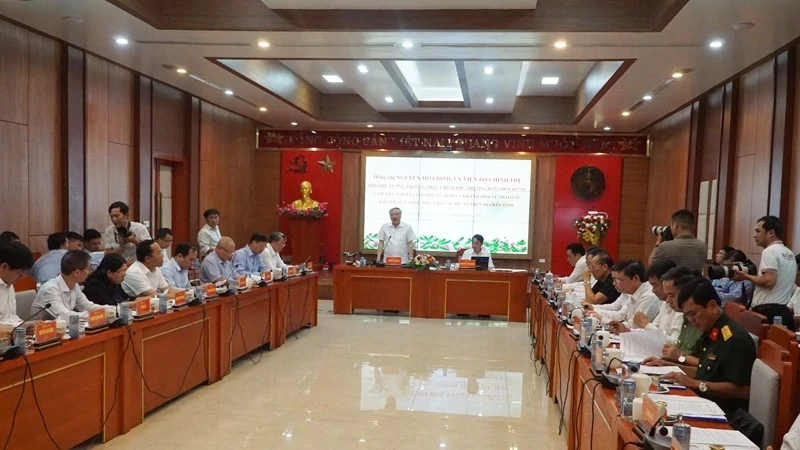 Quang cảnh buổi làm việc của Đoàn công tác của Chính phủ với Ban Thường vụ Tỉnh ủy Khánh Hòa. (Ảnh: NGUYỄN TRUNG)