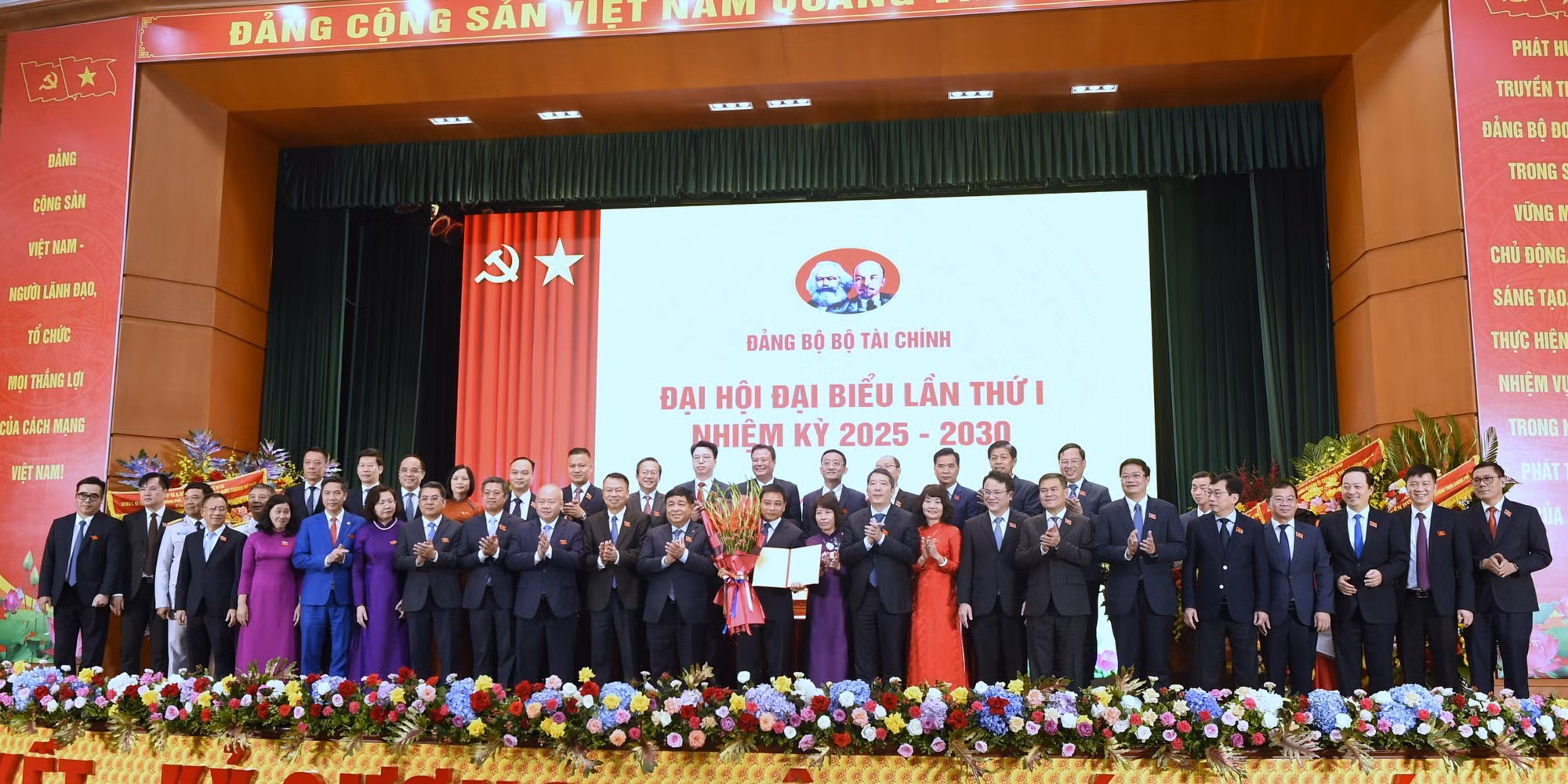 Chương trình hành động của Đảng bộ Bộ Tài chính nhiệm kỳ 2025-2030 xác định xây dựng Đảng là nhiệm vụ then chốt.