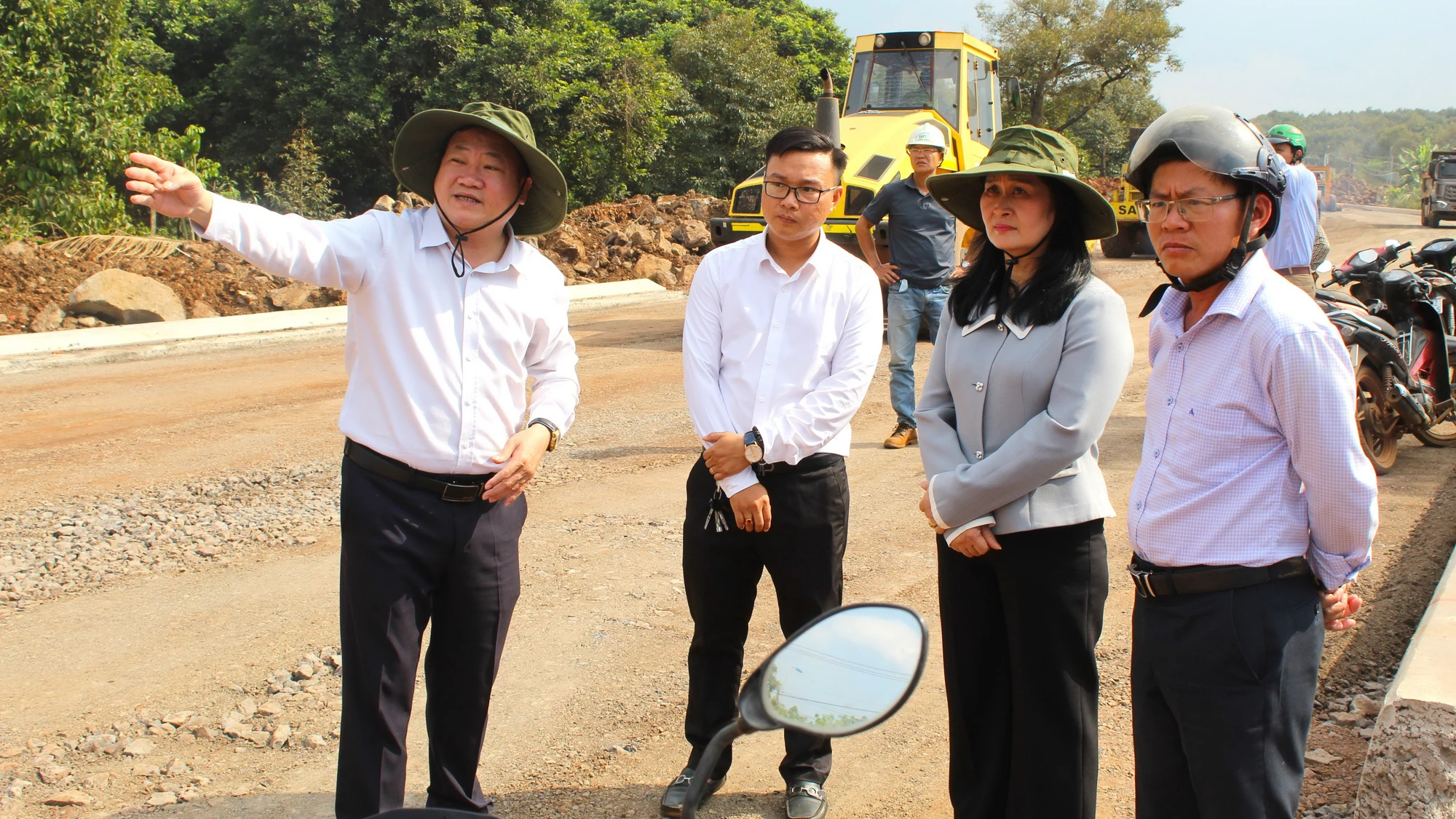 Lãnh đạo phường Long Khánh kiểm tra công tác giải phóng mặt bằng dự án trọng điểm vành đai 1.