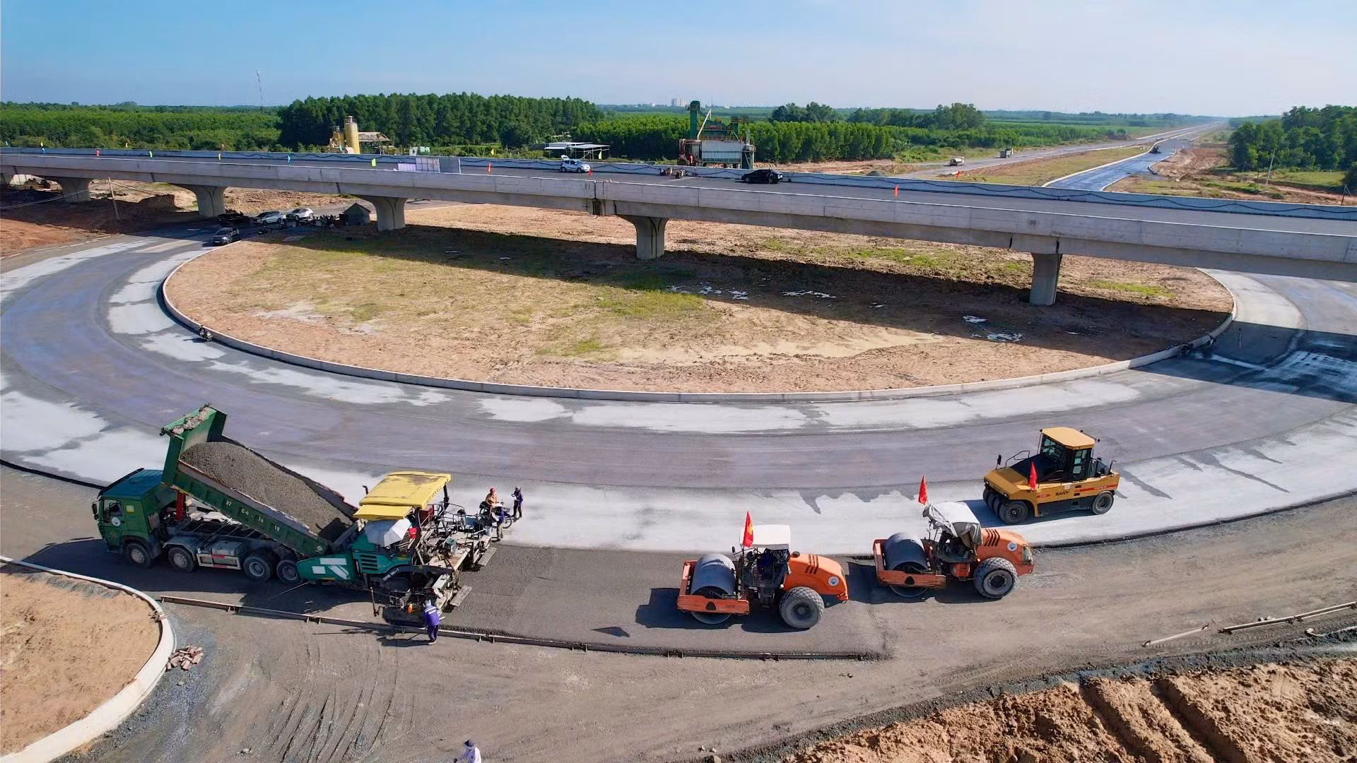 Xã Nhơn Trạch năng động với hàng loạt dự án hạ tầng trọng điểm quốc gia và của tỉnh Đồng Nai đang được triển khai, mở ra cơ hội phát triển mạnh mẽ.