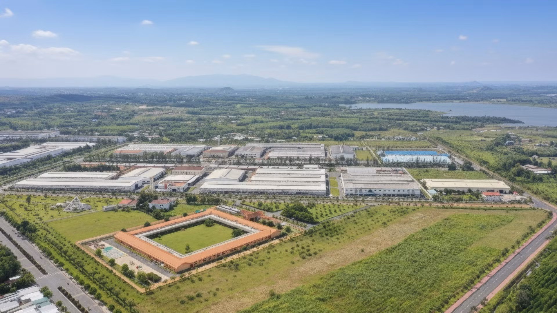 Một góc Khu công nghiệp Xuân Lộc.