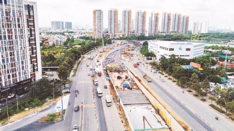 Phường đang tập trung vào quy hoạch và đầu tư, hoàn thiện hệ thống cơ sở hạ tầng, nhằm đáp ứng yêu cầu phát triển.