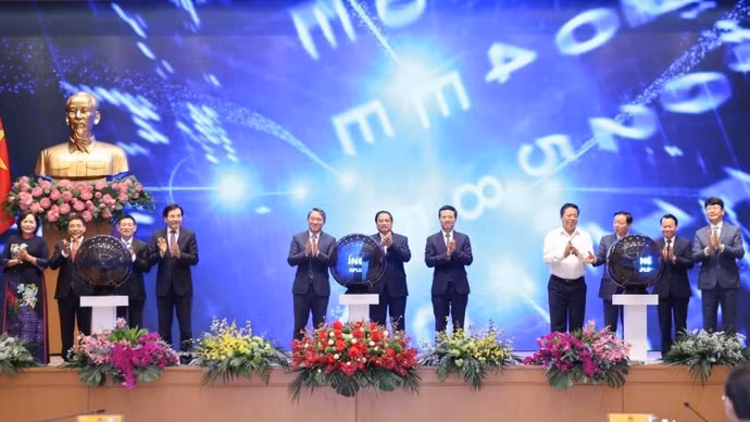 cong-plqg-7053.jpg