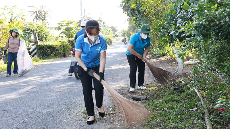 Thực hiện mô hình “Khu dân cư tự quản sáng-xanh-sạch-đẹp-an toàn” gắn với Cuộc vận động “Xây dựng gia đình 5 không, 3 sạch” xã Mỹ Quý.