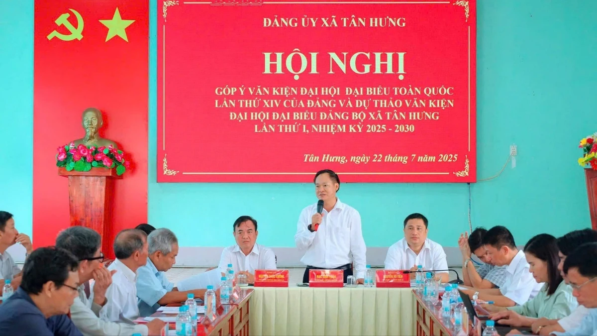 Đảng ủy xã Tân Hưng tổ chức Hội nghị góp ý Văn kiện Đại hội đại biểu toàn quốc lân thứ XIV của Đảng