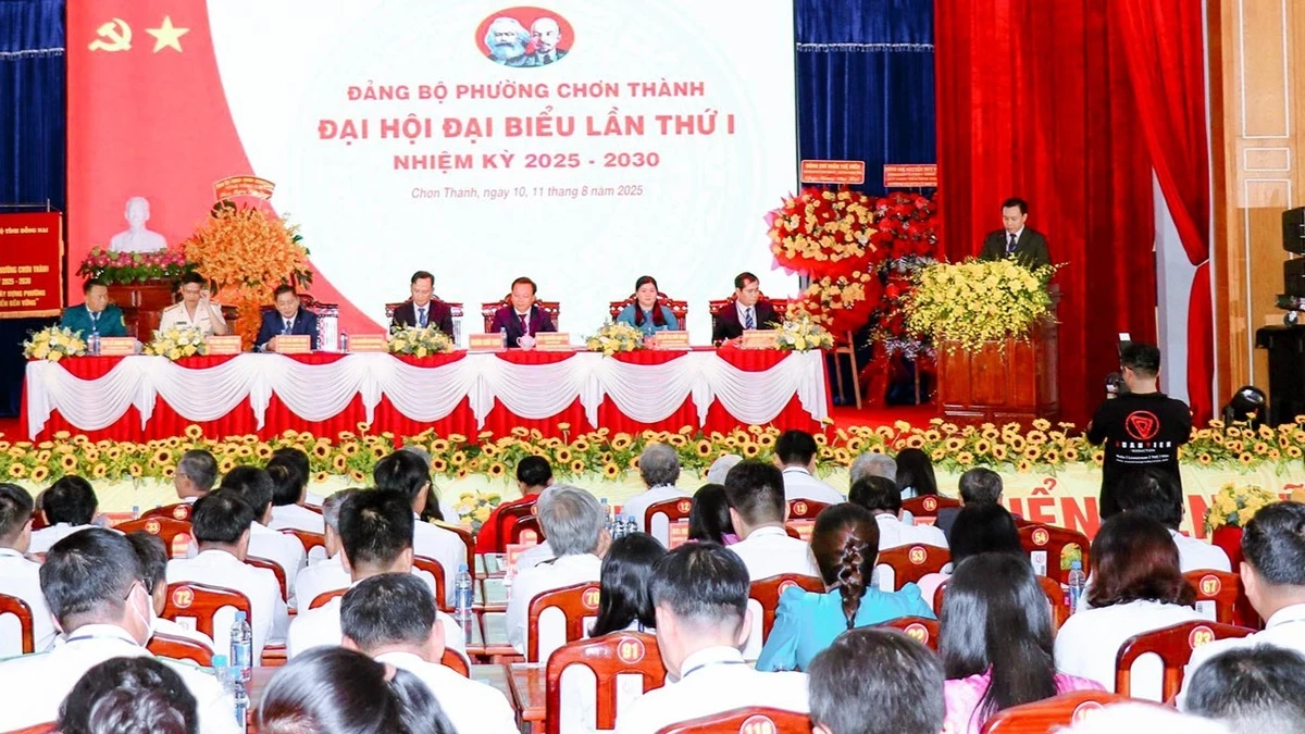 Các đại biểu dự Đại hội Đại biểu Đảng bộ phường Chơn Thành lần thứ I, nhiệm kỳ 2025-2030