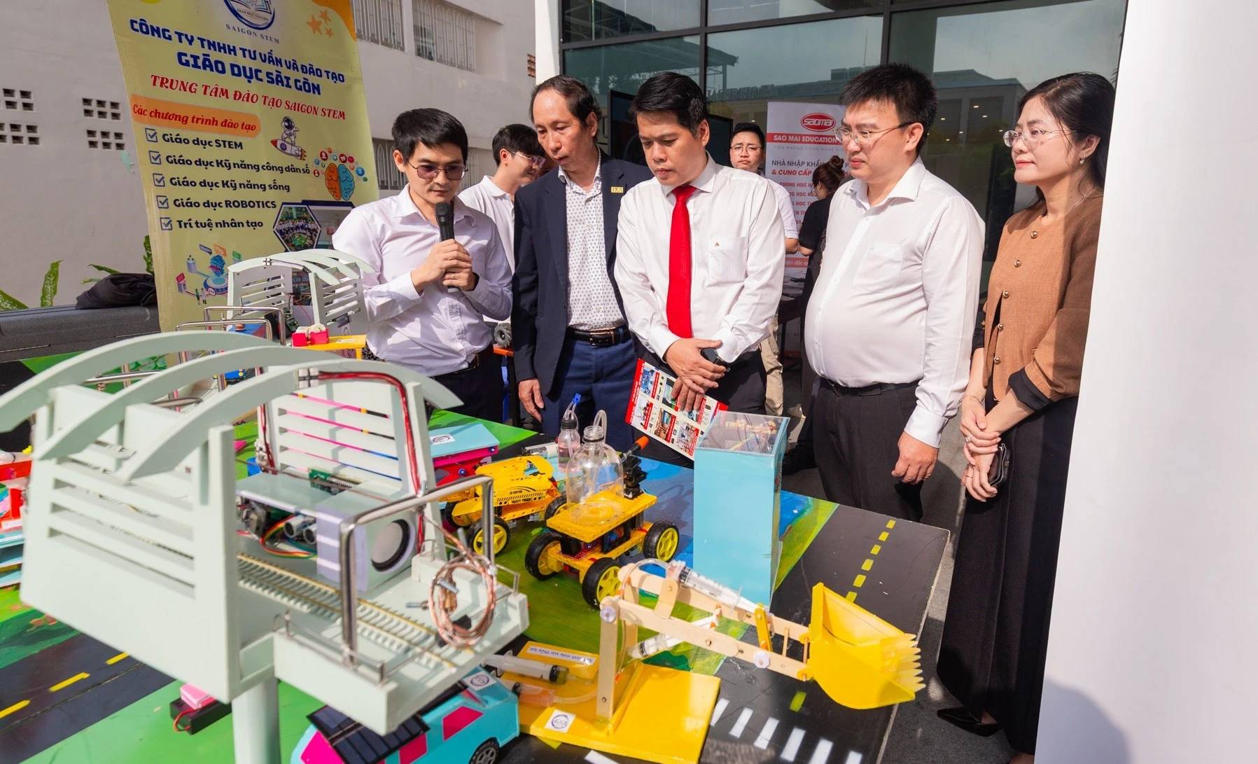 Thành phố Hồ Chí Minh cần một nguồn nhân lực chất lượng cao để đáp ứng yêu cầu phát triển trong giai đoạn mới.