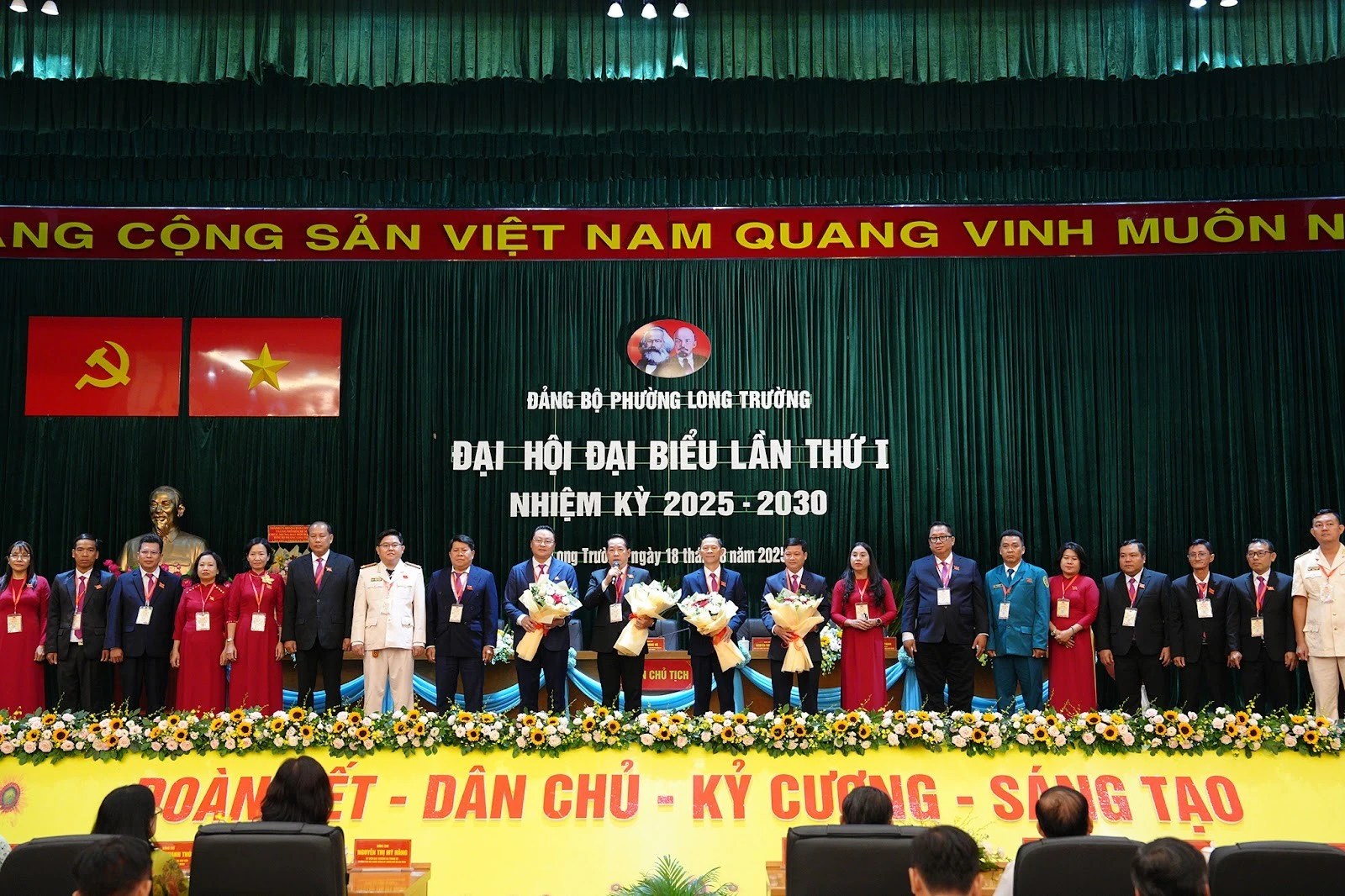 Đảng bộ Phường Long Trường thể hiện rõ vai trò hạt nhân lãnh đạo, từng bước đưa bộ máy mới vận hành hiệu quả, đồng bộ trong giai đoạn mới.