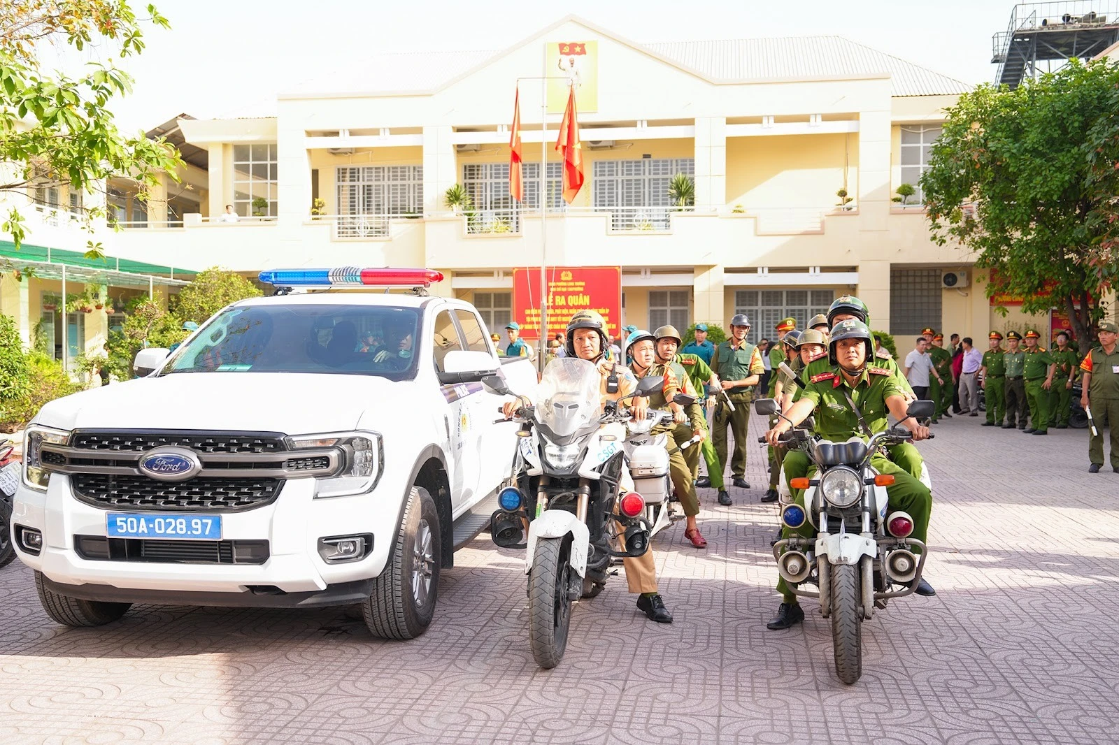 Công an Phường Long Trường ra quân trấn áp các loại tội phạm trước, trong và sau Tết Nguyên đán.