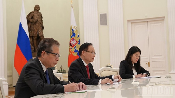 Đoàn Việt Nam tại cuộc hội kiến Tổng thống Liên bang Nga. (Ảnh: XUÂN HƯNG)