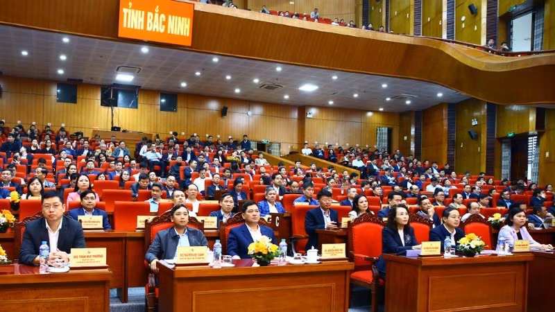 Các đại biểu tham dự tại điểm cầu chính của tỉnh Bắc Ninh.