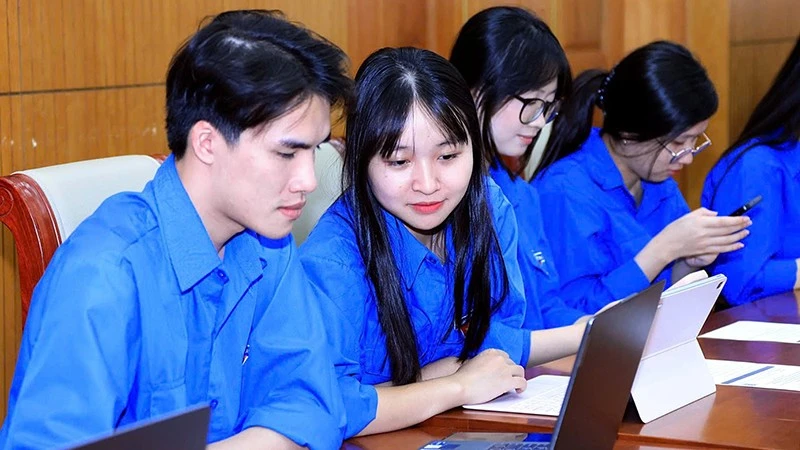 Đoàn viên, thanh niên tranh tài hưởng ứng ngay sau lễ khai mạc cuộc thi.